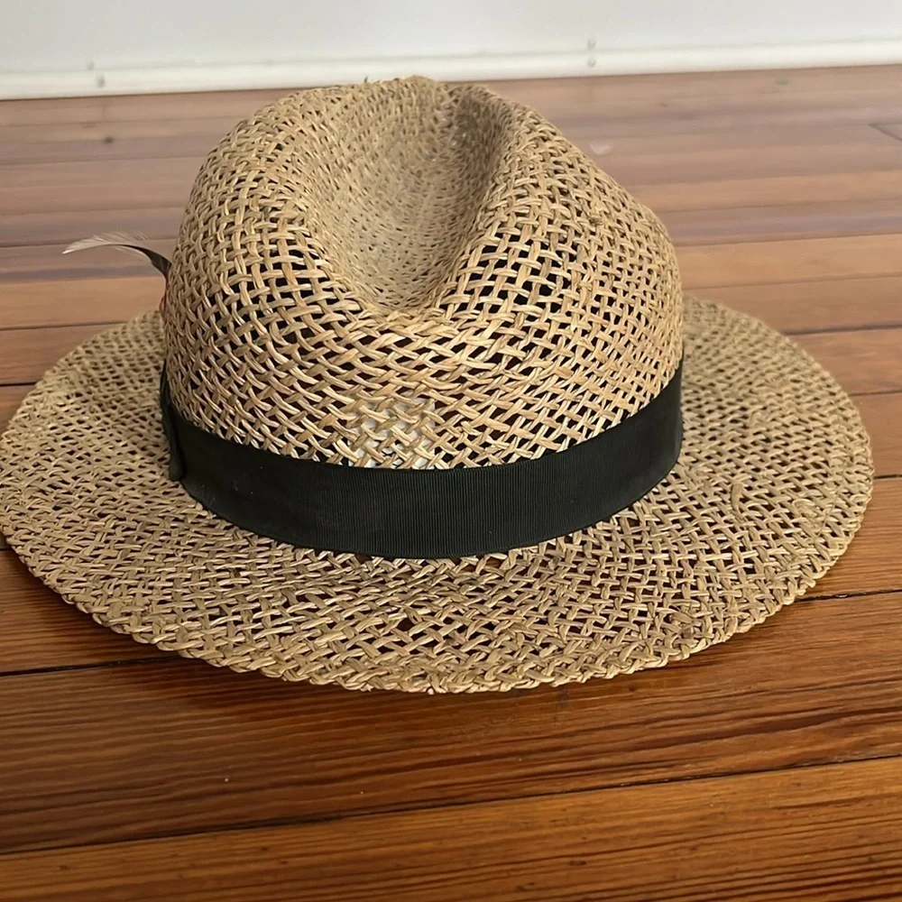 Vintage Capas Headwear stylish Straw Fedora with Black Band and Feathers - Sz. M